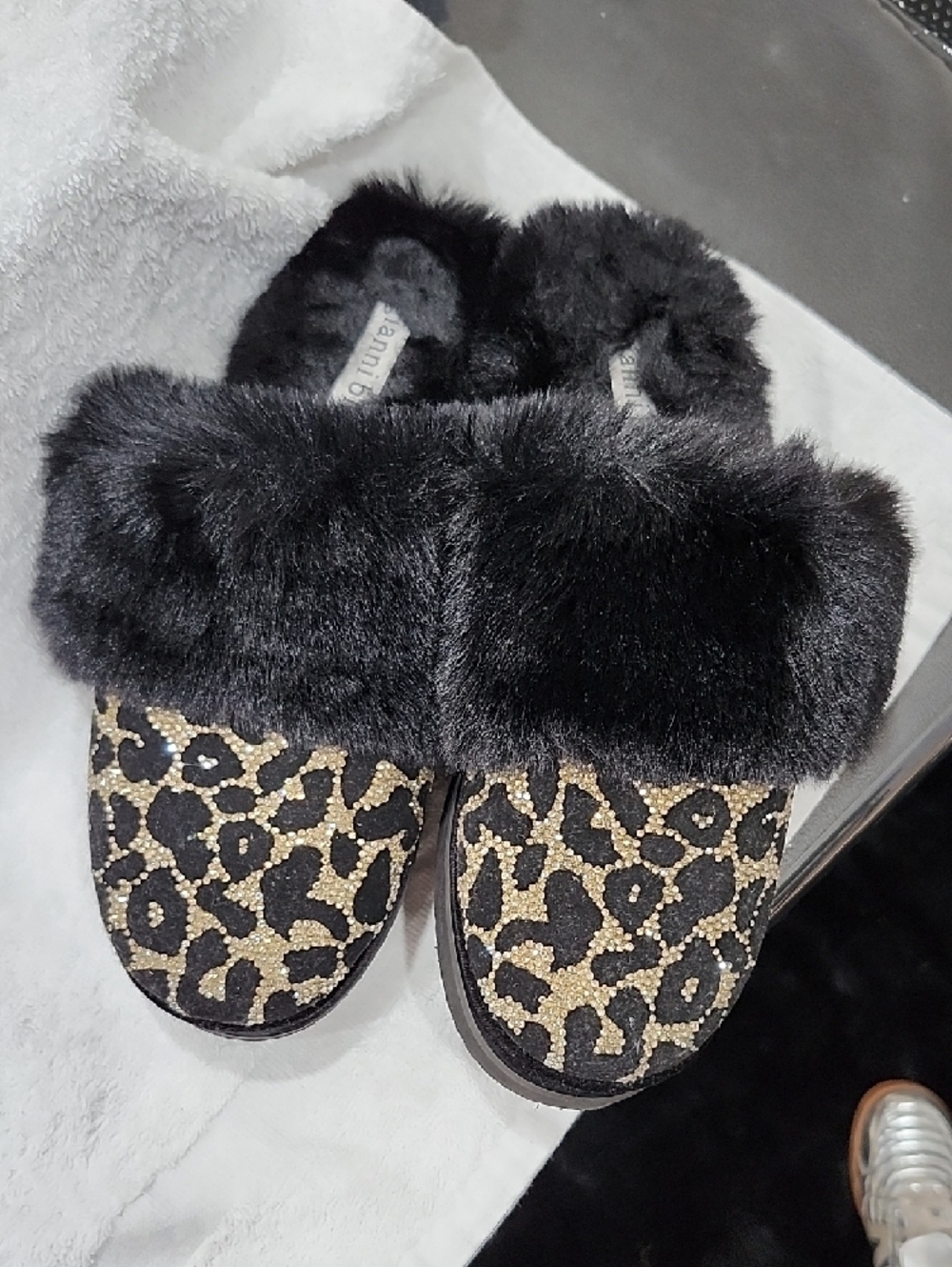 GIANNI BINI LEOPARD PRINT FAUX FUR SLIPPERS WITH RHINESTONES - Picture 2 of 3